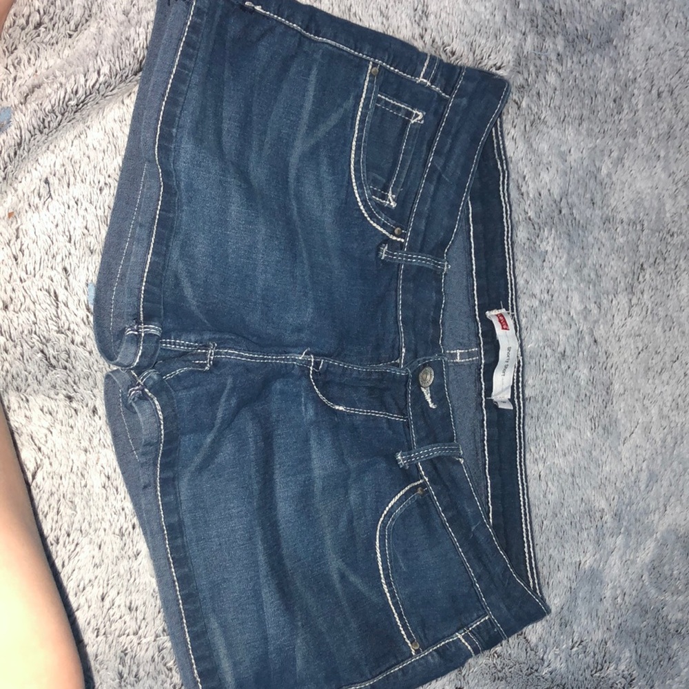 Levi shorts🥲